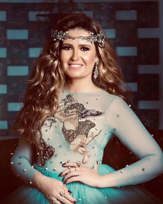 هنا شيحة تتجاهل الحديث عن أحمد فلوكس في أول حوار لها بعد انفصالها