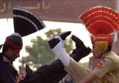 بعد إلغاء الحكم الذاتى في كشمير.. رئيس الوزراء الباكستاني: حربًا قد تنشأ مع الهند لن يفوز أحدًا بها