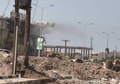قصف حوثي مكثف على مواقع القوات المشتركة بالحديدة