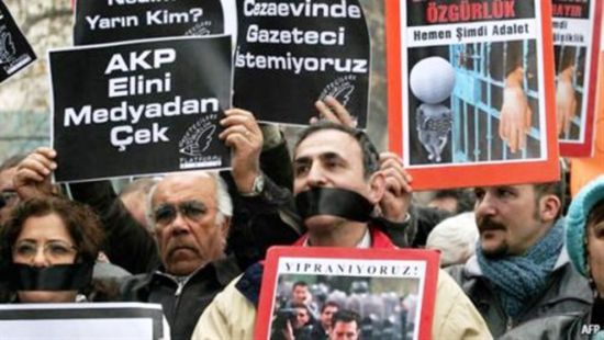 الصحافة في تركيا.. سجن وتكميم للأفواه أو فرار خارج البلاد