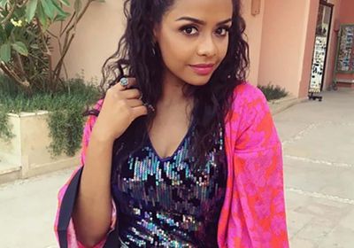 أسماء أبو اليزيد بسيطة بإطلالة كاجوال في أحدث جلسة تصوير