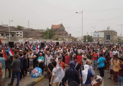 انطلاق مراسم تشييع شهداء العمليات الإرهابية بعدن