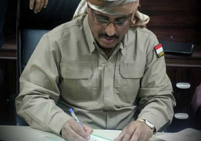 كومبارس "فاسد" في توقيت حساس.. لماذا ظهر الجبواني بالرداء العسكري في عدن؟