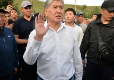 مقتل فرد شرطة وإصابة 35 شخصًا في محاولة اعتقال رئيس قرغيزستان السابق