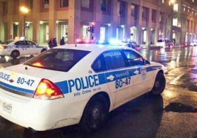 مُسنّ يتصل بالشرطة بالخطأ فتجد بمنزله 100 قطعة سلاح