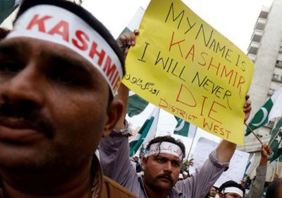 بعد إغلاق المدارس وقطع الطرق.. القبض على 300 سياسي في كشمير