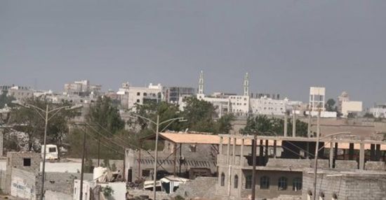 قصف حوثي مكثف على مواقع القوات المشتركة في الدريهمي