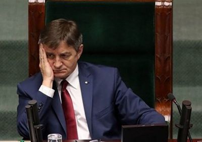 بعد استخدامه طائرات حكومية لرحلات خاصة.. استقالة رئيس البرلمان البولندي