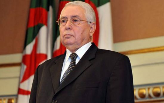 الرئيس الجزائري المؤقت يجري تغييرات واسعة بشأن 32 مجلسًا قضائيًا