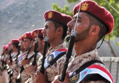 رويترز: القوات الجنوبية سيطرت على معسكرات عدن