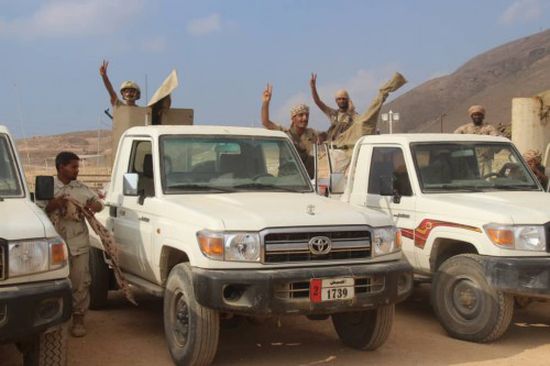 حزام أبين يحتجز مدرعات وأطقم عسكرية للإخوان خلال توجهها إلى عدن