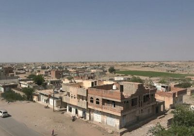 مليشيات الحوثي تقصف الأحياء السكنية في حيس 