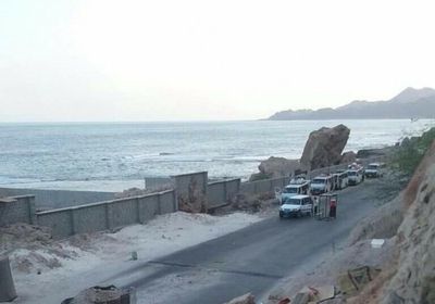 نقطة شموسة تستعيد سيارة مسروق قادمة من عدن