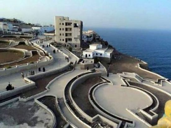 بعد قرار التحالف بانسحاب القوات الجنوبية ..بلطجية يحاولون سرقة قصر اليمامة