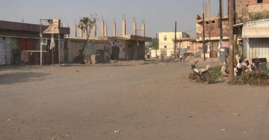 في أول أيام العيد.. مليشيا الحوثي تشن هجوماً عنيفاً على أحياء حيس