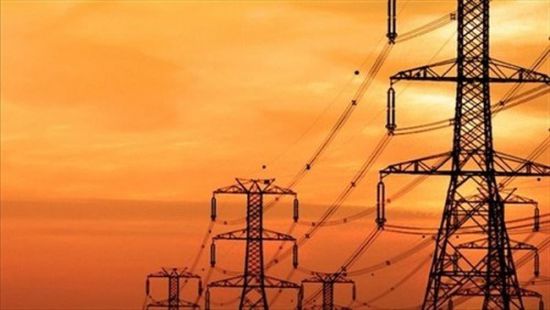 تواصل أعمال إصلاح خطوط الكهرباء في العاصمة عدن