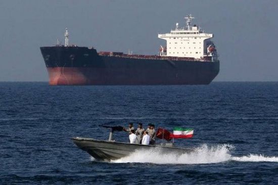 تقرير: شركات لبنانية تُهرب النفط الإيراني سرًا إلى سوريا
