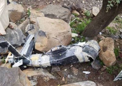 سقوط طائرة حوثية على المدنيين بمحافظة عمران (صورة) 