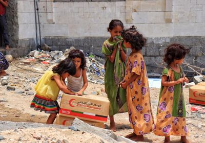 خلال أجازة العيد.. "هلال الإمارات" يواصل تقديم المساعدات في اليمن (صور)