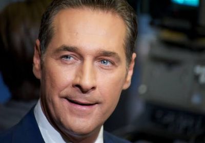 السلطات النمساوية تفتش منزل مستشار رئاسي بتهم فساد