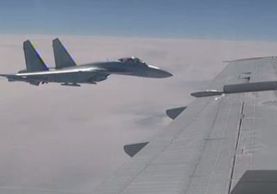 هوية " المقاتلة المتحرشة " بطائرة وزير الدفاع الروسي.. (فيديو)