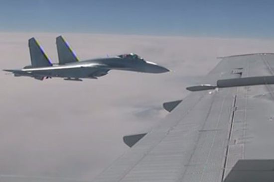 هوية " المقاتلة المتحرشة " بطائرة وزير الدفاع الروسي.. (فيديو)