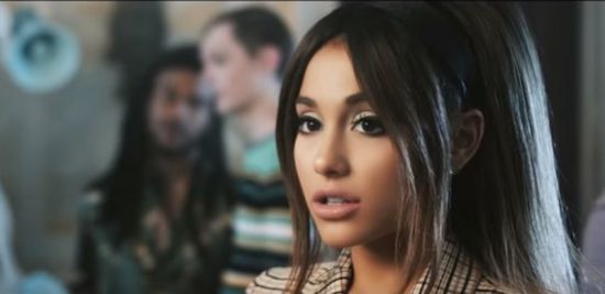 كليب boyfriend لأريانا جراندي يتخطى 48 مليون مشاهدة