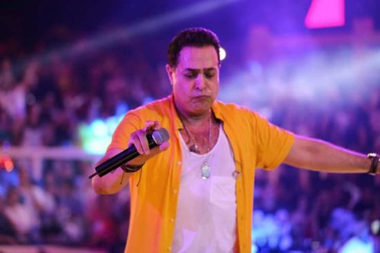 بالصور.. حكيم يتألق بحفله الأخير في الساحل الشمالي