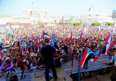 وصول مدير أمن عدن إلى ساحة العروض بخورمكسر