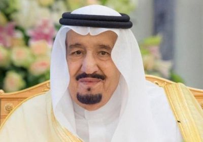 شاهد.. الجنوبيون يرفعون صورة الملك سلمان بمليونية النصر بعدن