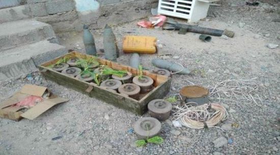 العثور على عبوات ناسفة ومختطفين داخل معسكر للشرعية بدار سعد (فيديو)