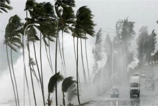 إجلاء نصف مليون شخص تحسبا لإعصار "كروسا" باليابان