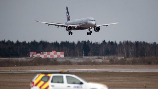 بعد هبوط طائرة روسية اضطراريًا.. "بيسكوف": الطيارين بطلين