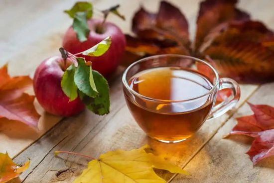 "الشاي والتفاح" وصفة سحرية لإطالة العمر