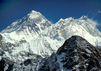 نيبال تضع شروط لصعود قمة "إيفرست"