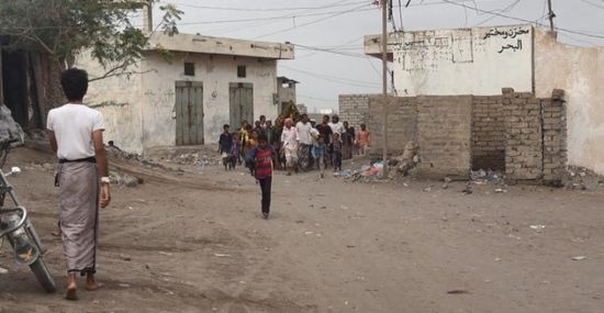 مليشيا الحوثي تفتح النار على منازل المواطنين في التحيتا