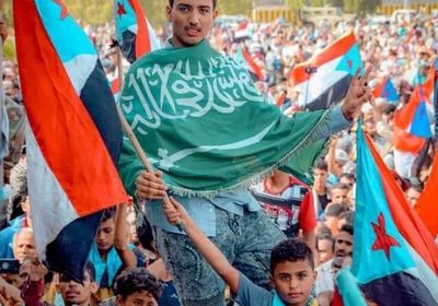 خبير سعودي يُشيد بمليونية النصر.. ويسخر من الشرعية (تفاصيل)