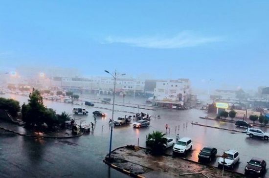 توقعات بأمطار على عدن.. وسحب رعدية بعدة محافظات