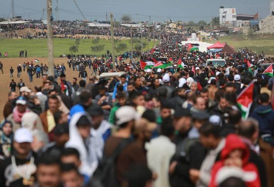 إصابة عشرات الفلسطينيين بمسيرات العودة بينهم 5 بالرصاص المطاطي