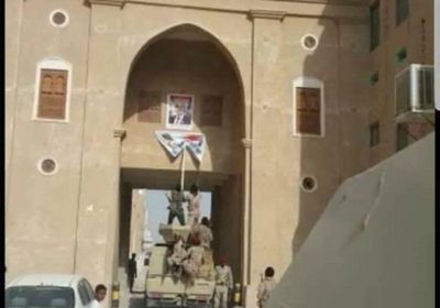 عاجل.. قوات المنطقة الأولى تقتحم حي السحيل بسيئون (تفاصيل) 