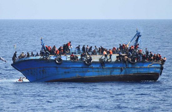 خفر السواحل الليبي ينقذ 278 مهاجرًا غير شرعيًا من الغرق