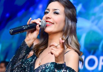 لأول مرة.. جنات تنشر صورتها برفقة طفلتها 