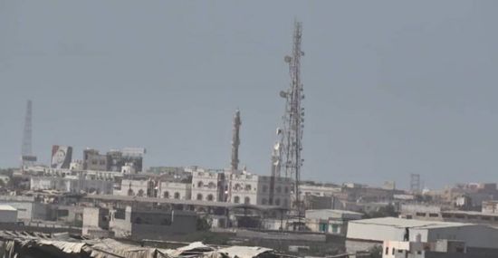 مليشيات الحوثي تستهدف مواقع القوات المشتركة شرق الحديدة 