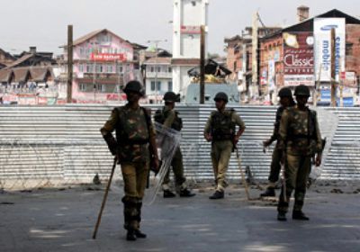 إصابة 6 أشخاص بطلقات خرطوش في اشتباكات مع الشرطة الهندية