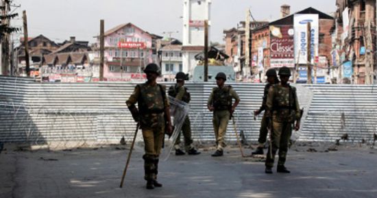 إصابة 6 أشخاص بطلقات خرطوش في اشتباكات مع الشرطة الهندية