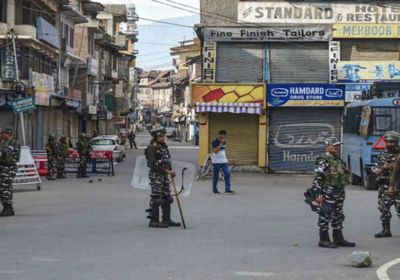 بعد اشتباكات عنيفة.. الهند تفرض قيود على التنقل بأكبر مدن كشمير 