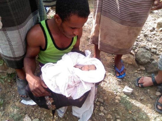 مليشيات الإخوان تتسبب في وفاة رضيعة بتعز 