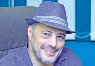 عمرو عبد الجليل يهنئ آسر ياسين على فيلمه "الشايب"