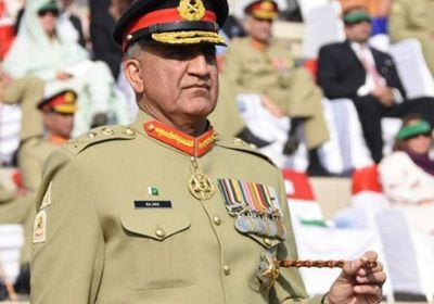 بعد أزمة كشمير وطالبان.. رئيس وزراء باكستان يُبقي قائد الجيش3 سنوات