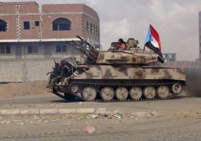 الحزام الأمني يحكم سيطرته الكاملة على معسكر القوات الخاصة في أبين 